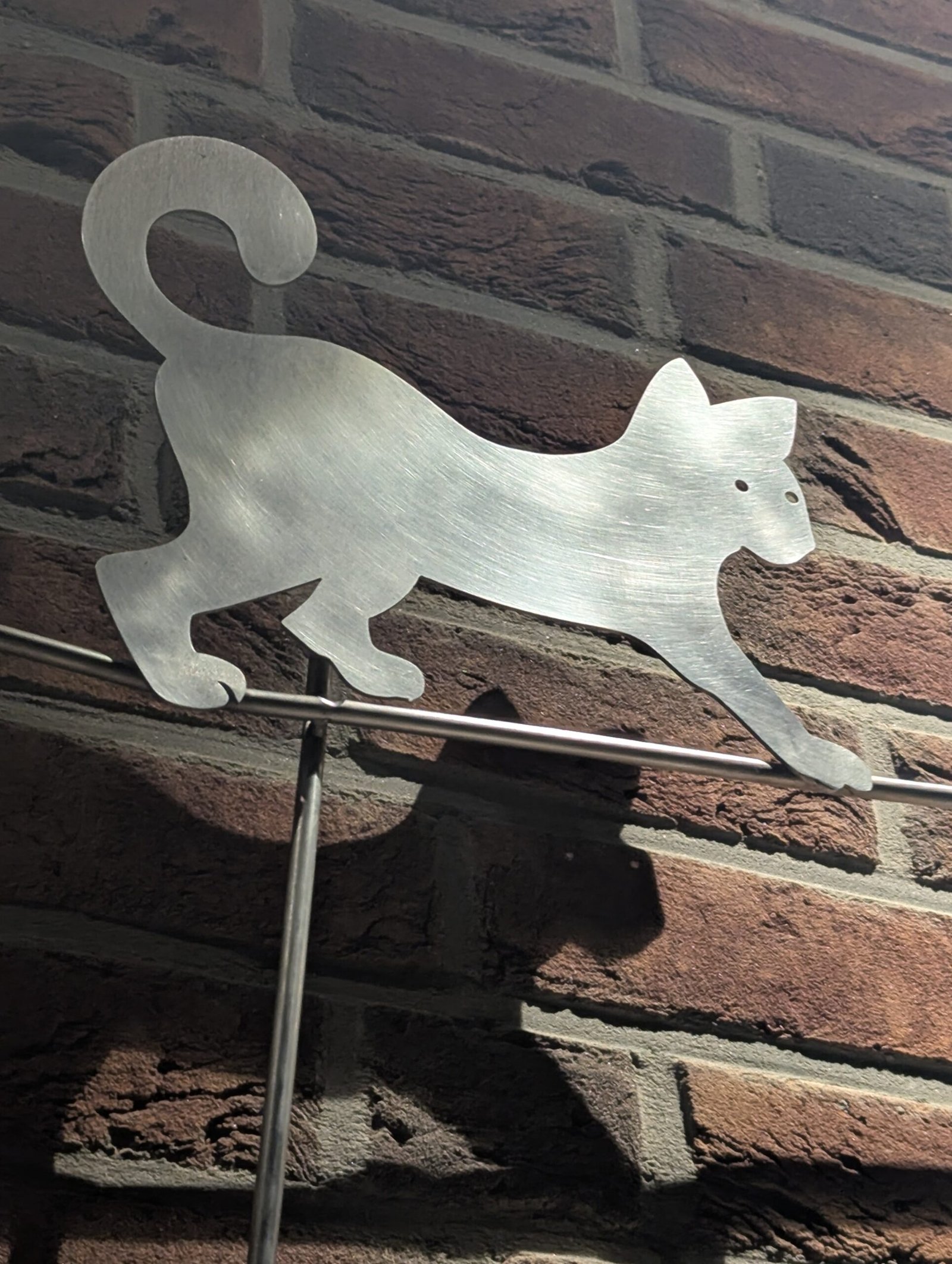 Laserschnitt-Motiv Katze aus Edelstahl